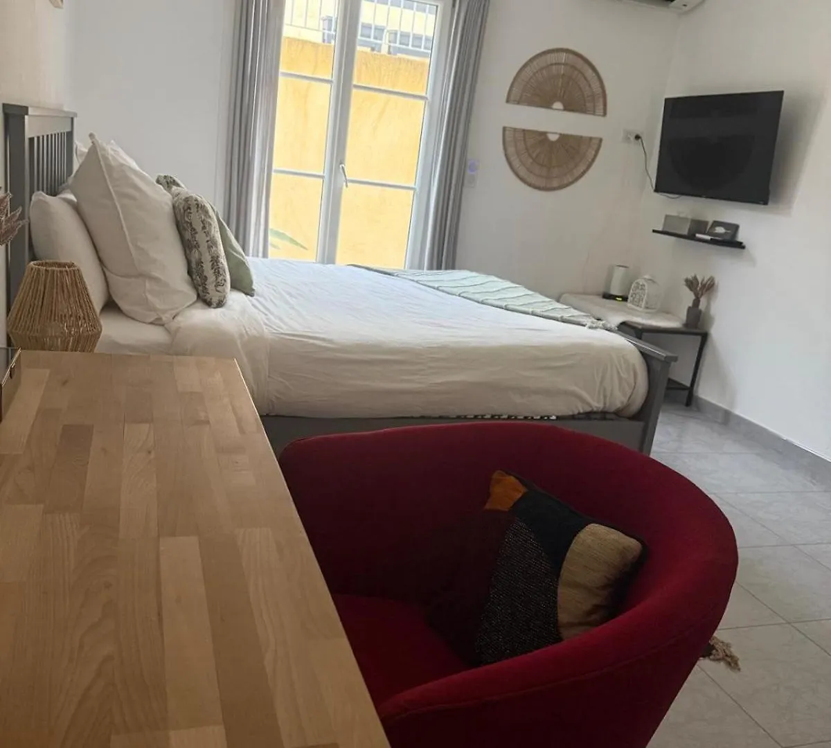 Apartment Bas De Villa A 15 Min De Nice Avec Piscine Carros